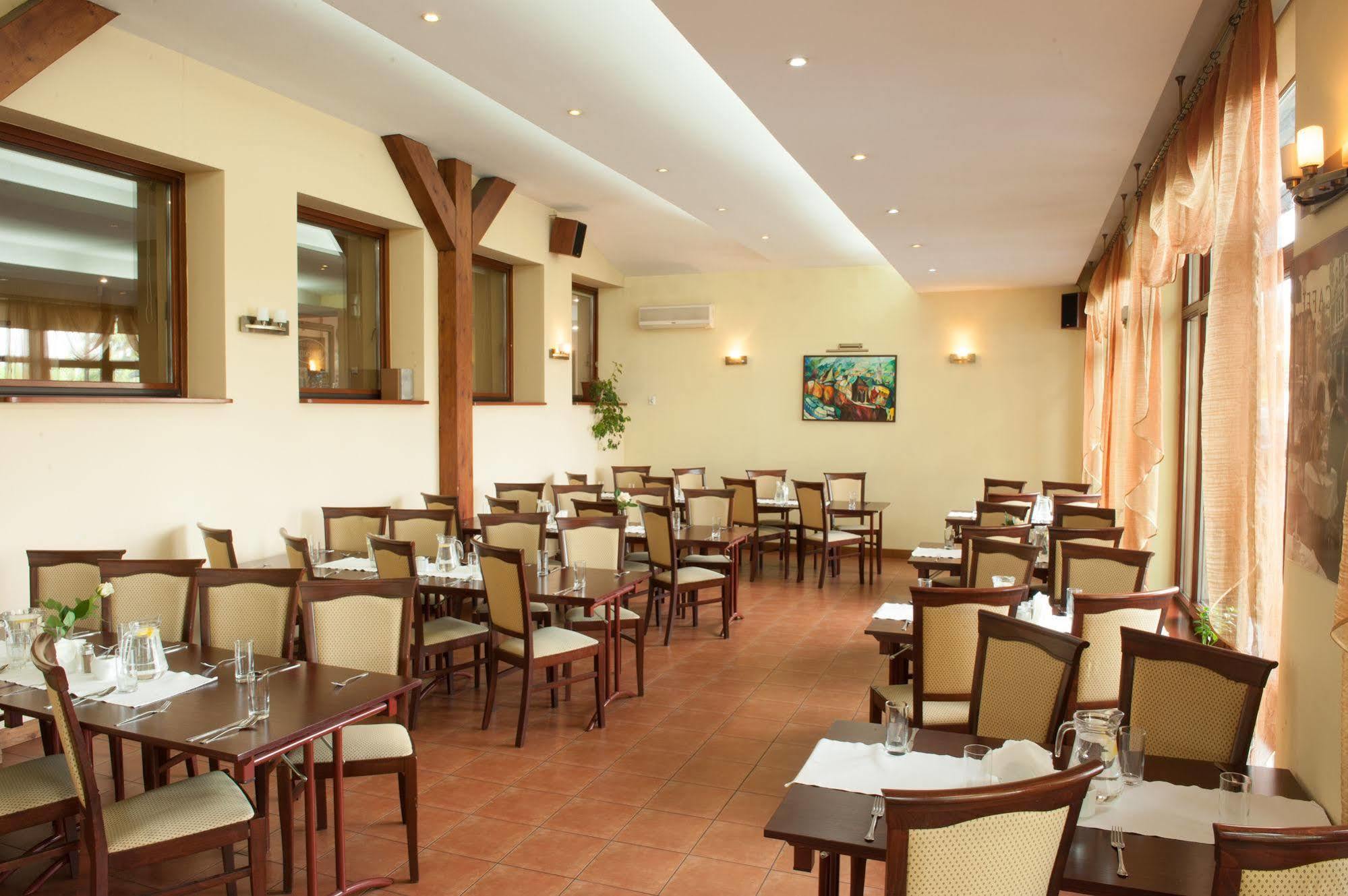Parkhotel Economic Wielka Wies  Ngoại thất bức ảnh
